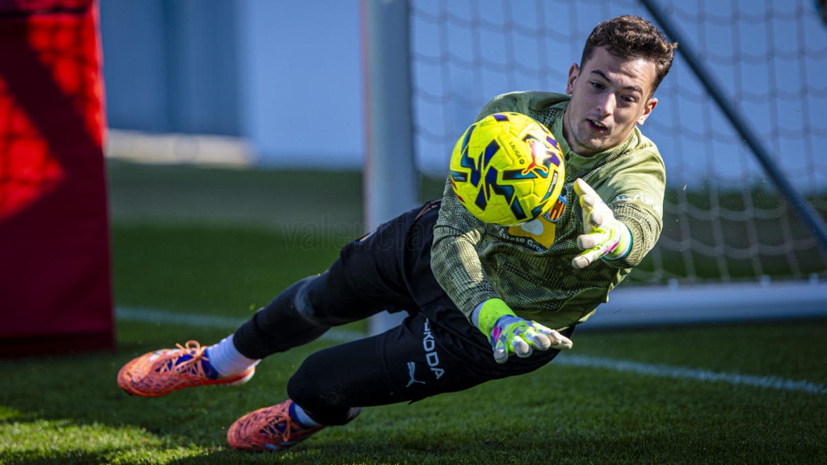 Julen Agirrezabala: “Vamos a por los tres puntos y a dar un paso hacia delante ante el Atlético”