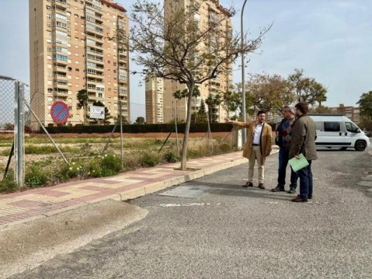 La mercantil Cor Asoc redactará el proyecto para que El Campello tenga área deportiva en Muchavista