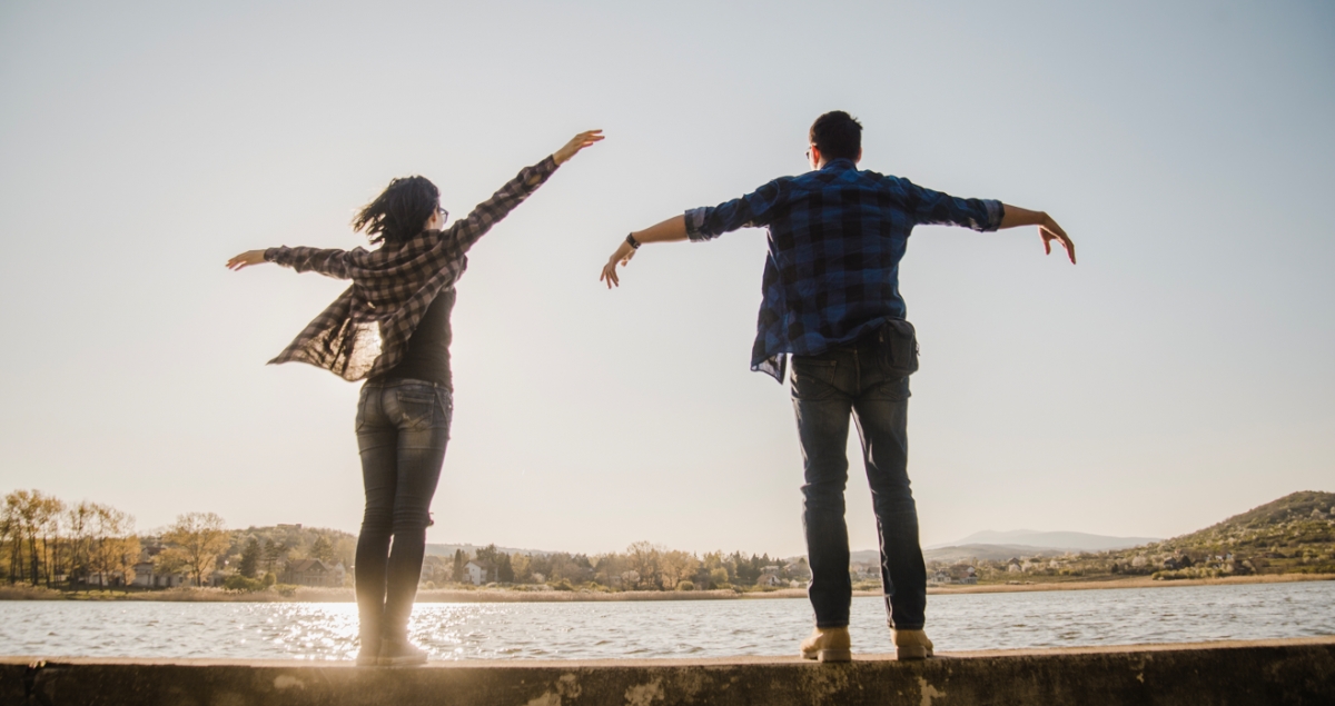 Entre el ser y el tener camina la dicha
