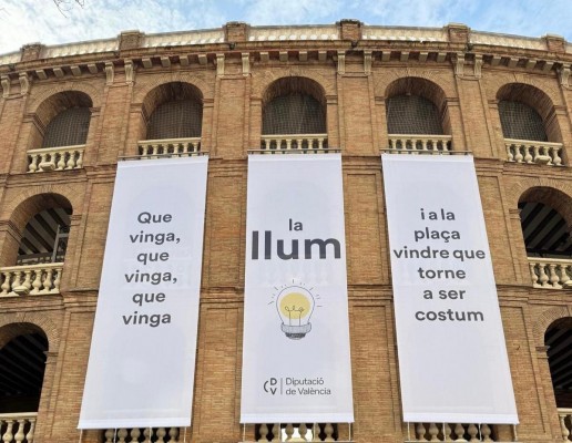El mensaje definitivo pone luz para apagar la polémica de la lona de la plaza de toros