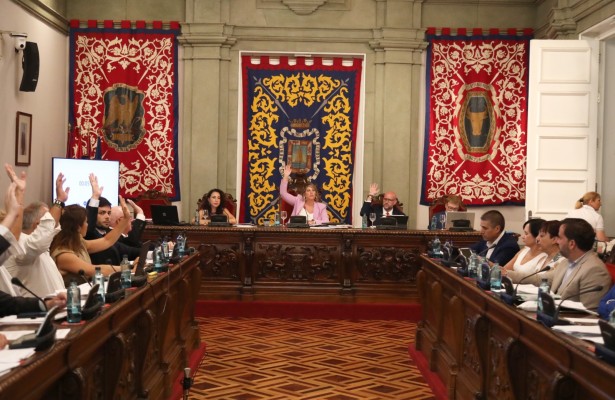¡Muerte a la disciplina de voto! MC Cartagena no disimula su división entre acusaciones de cinismo y disidencia