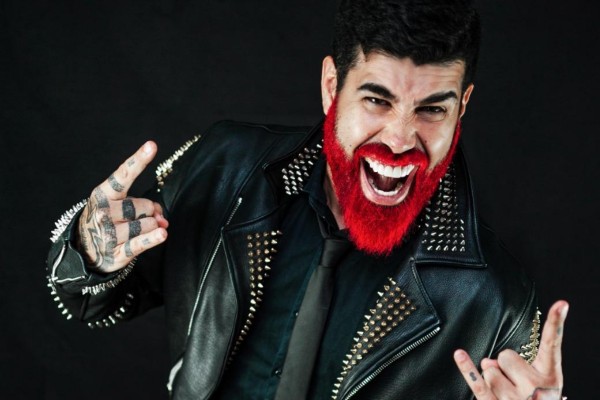 Aryel Altamar lleva su 'Hipnosis de comedia' al Teatro Apolo de El Algar 