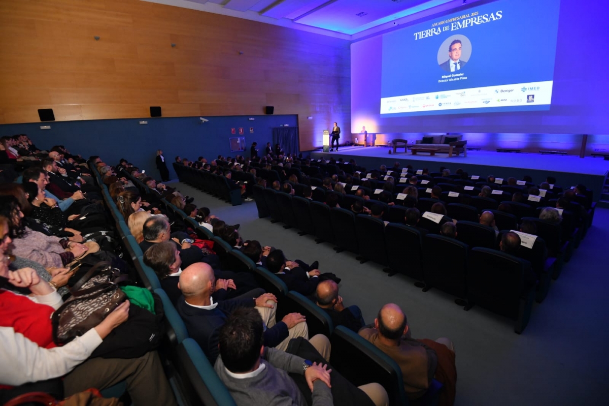 El mundo de la economía arropa el quinto anuario 'Tierra de Empresas' de 'Alicante Plaza'