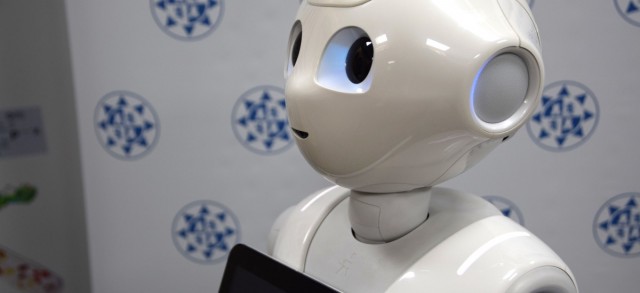 Premio para el catedrático de la UPCT José Manuel Ferrández por sus robots emocionales con IA para niños autistas
