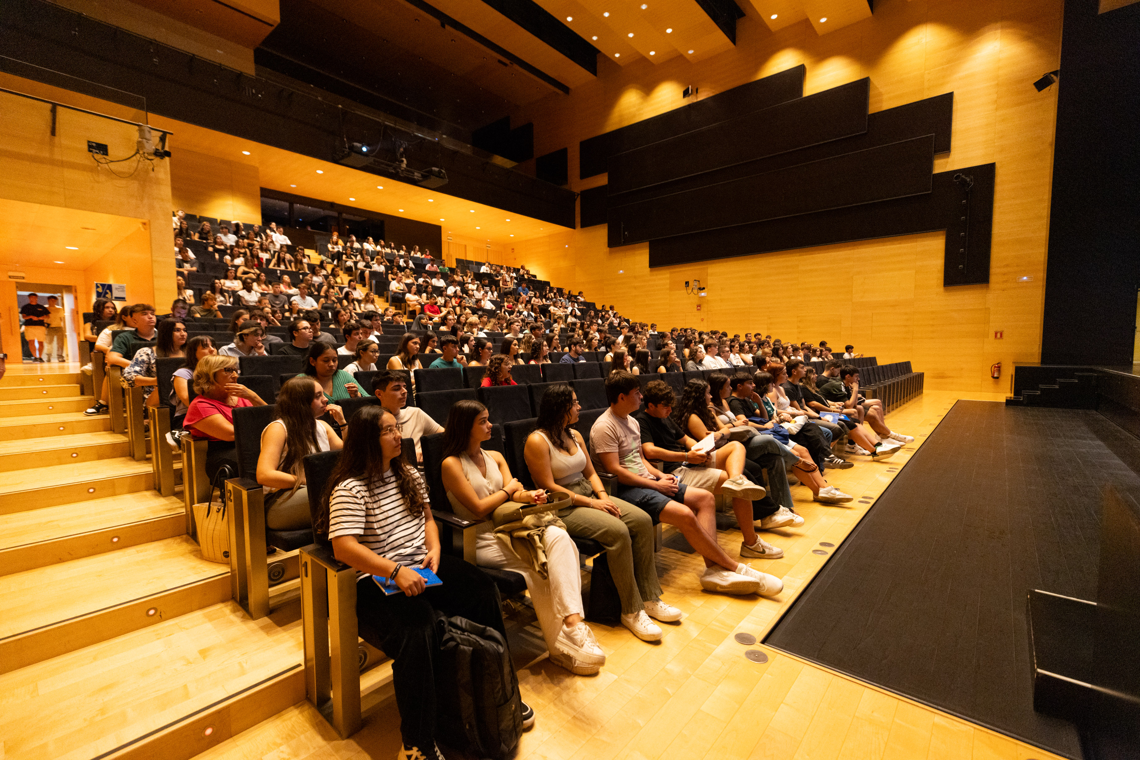 Més de 600 alumnes participen en la primera sessió de les jornades d'acollida de l'Universitat Jaume I