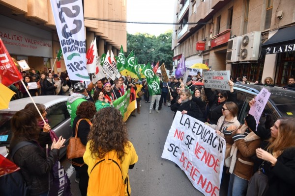 Huelga de Educación: la Generalitat cifra el seguimiento en el 16%; los sindicatos en el 60%