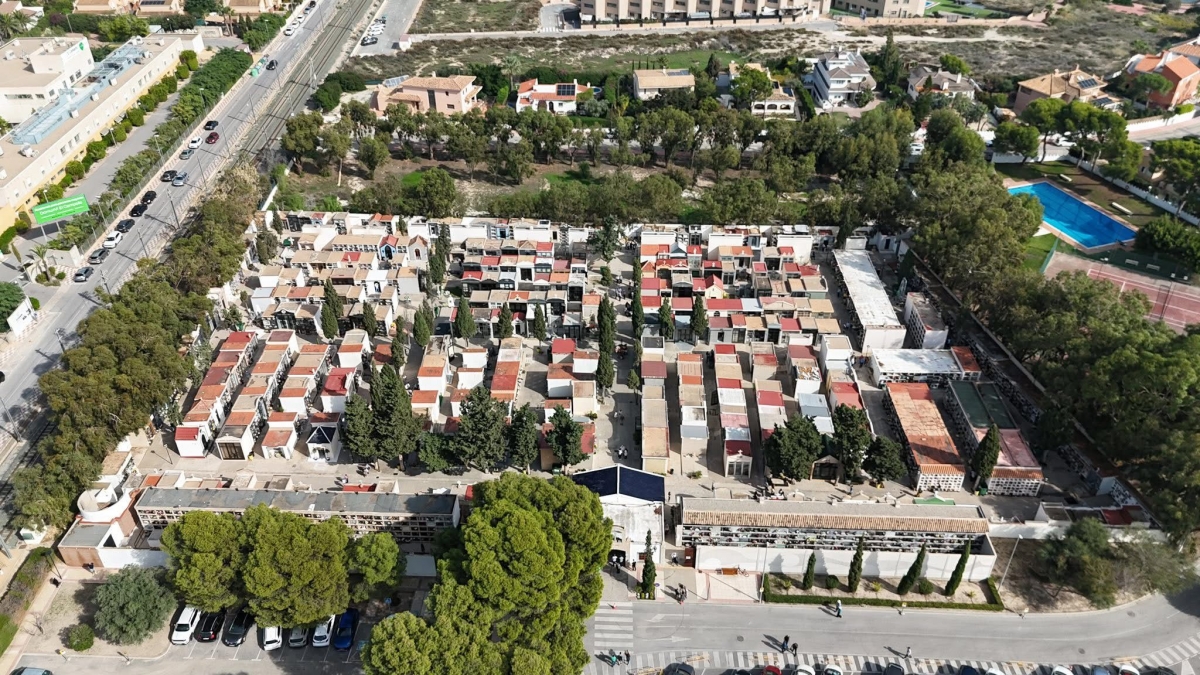 Vista aérea del cementerio de El Campello - 