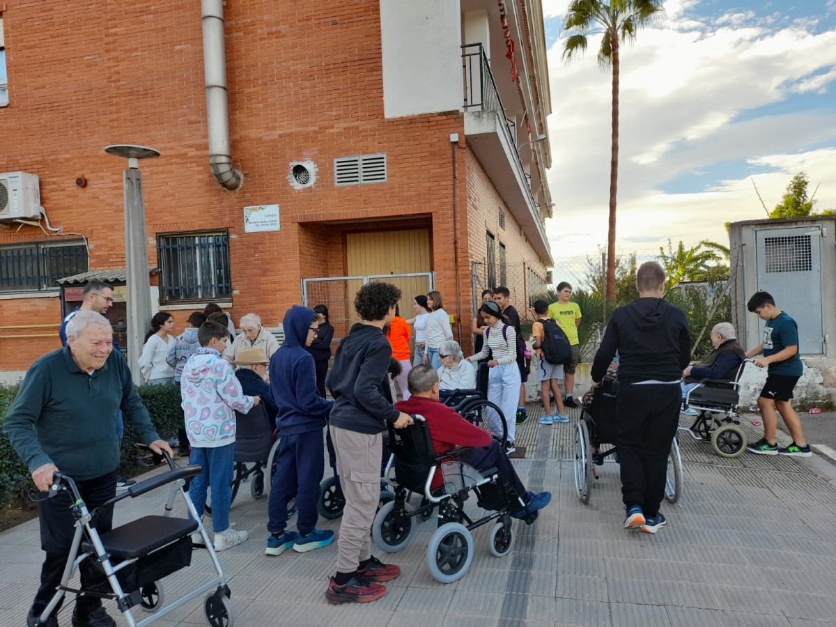 Nules impulsa un proyecto intergeneracional para promover valores entre jóvenes y mayores