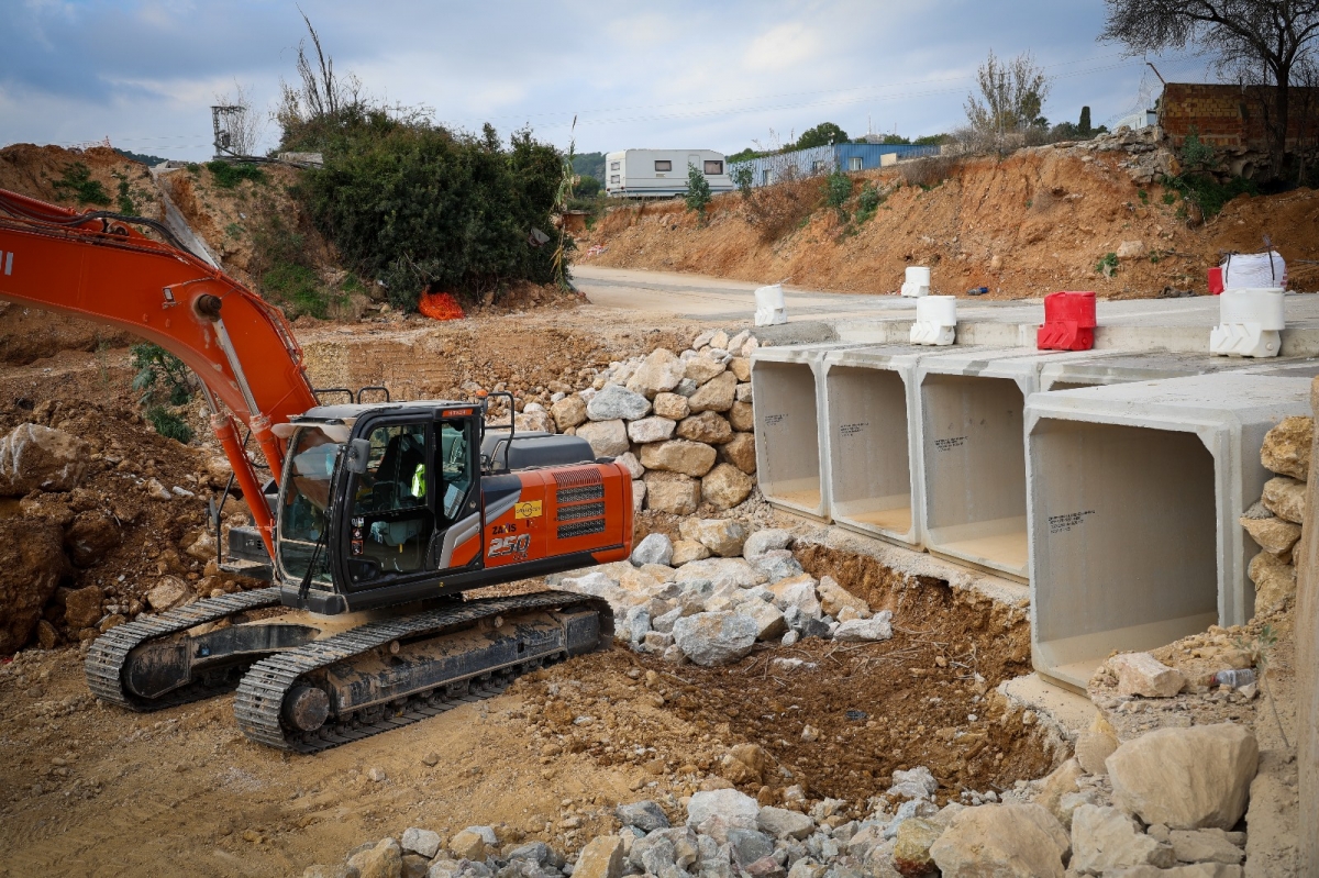 El nuevo paso del Camí dels Arquets en Torrent reabre este viernes tras haber multiplicado su capacidad hidráulica