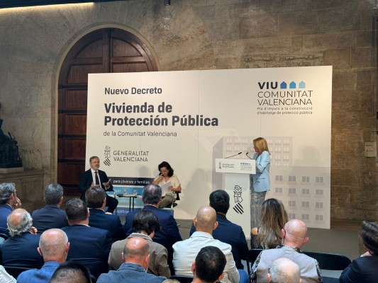 El Consell crea una 'VPO para jóvenes' y les reserva el 40% del resto de proyectos de vivienda pública