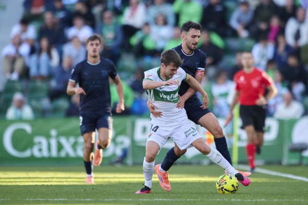 Abierta la negociación entre el Elche CF y Aleix Febas para que este continúe jugando de franjiverde