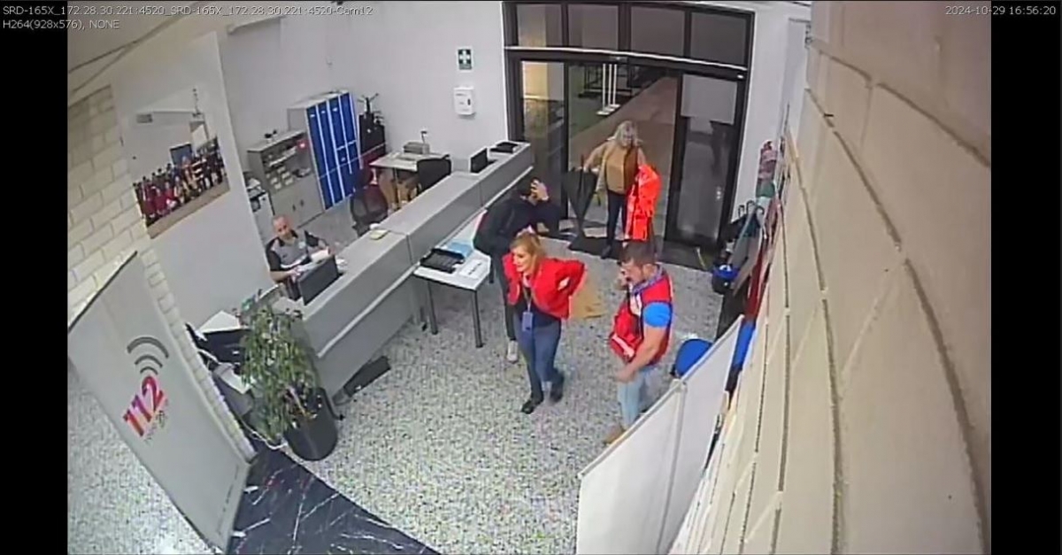 Salomé Pradas entrando al centro de Emergencias el día de la Dana - Foto: Emergencias