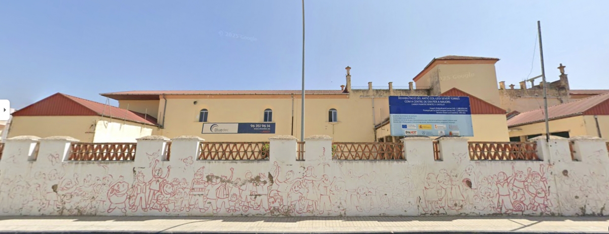 Antiguo colegio Severí Torres de Castelló de la Ribera, donde se prevé la construcción del centro de día.