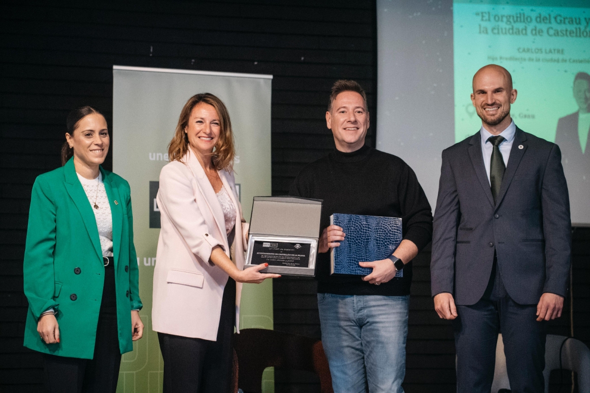 El humorista Carlos Latre protagoniza una nueva jornada del Aula UNED Senior en el Grau de Castelló