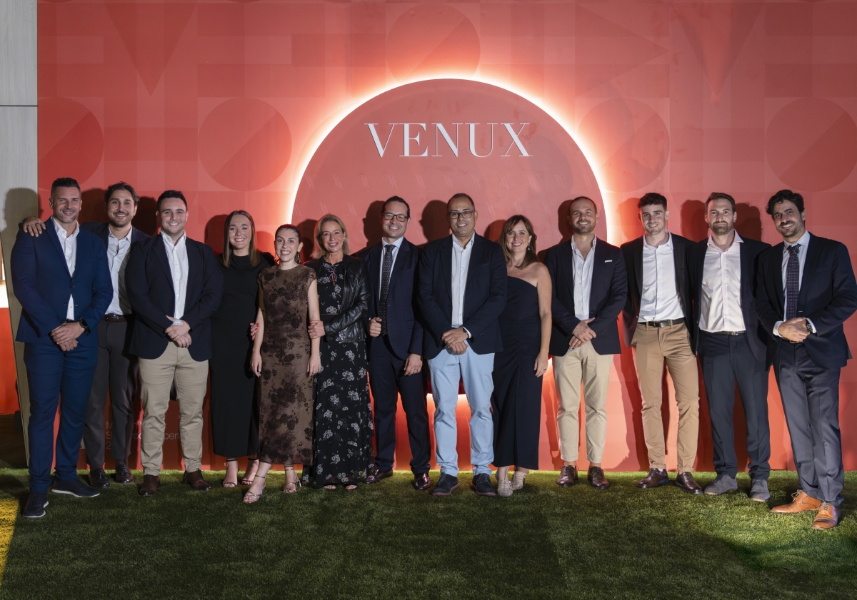 Acto en la presentación del showroom en la planta de Nules - Foto: Venux