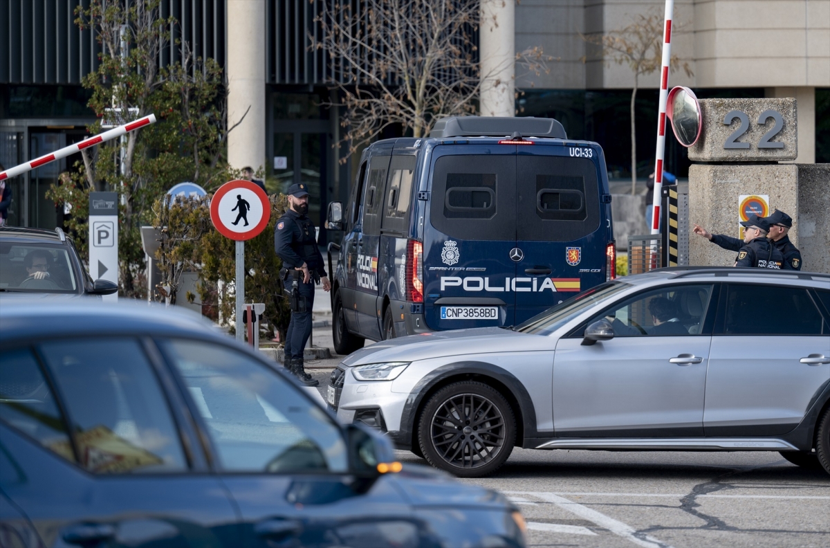 La Policía detiene al presidente y al CEO de Plus Ultra tras registrar la sede de la aerolínea por presunto blanqueo
