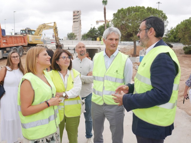 Transportes ultima el paso peatonal inferior que une el campus de la UA con su Parque Científico