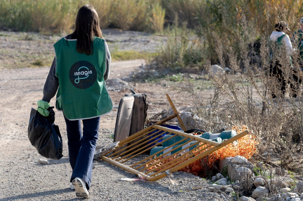 imagin impulsa el proyecto ‘Fluye’ en la Comunidad Valenciana con la recogida de casi 450 kilos de residuos en el río Turia