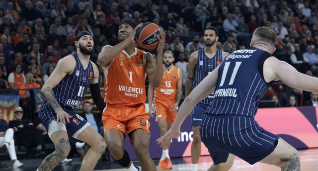 Valencia Basket supera a Anadolu Efes y se asienta entre los mejores de Europa