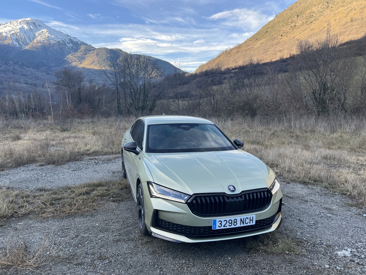 Skoda Superb iV: elegancia y eficiencia