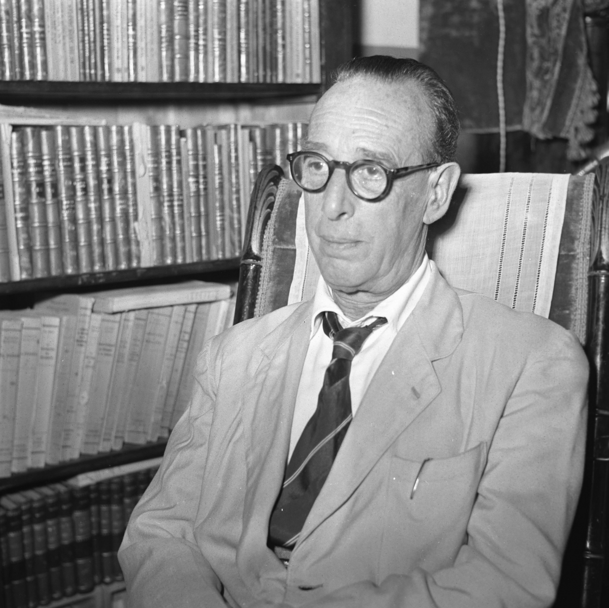 Óscar Esplá en su piso de Alicante (1951) - Foto: Sánchez, AMA Óscar Esplá en su piso de Alicante (1951)