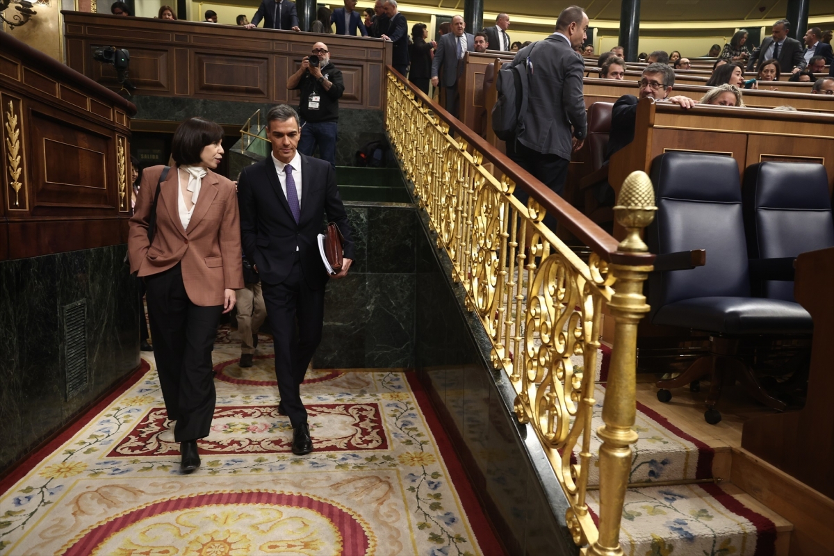 Morant, junto a Sánchez en el Congreso. - Foto: EP/EDUARDO PARRA Morant, junto a Sánchez en el Congreso.