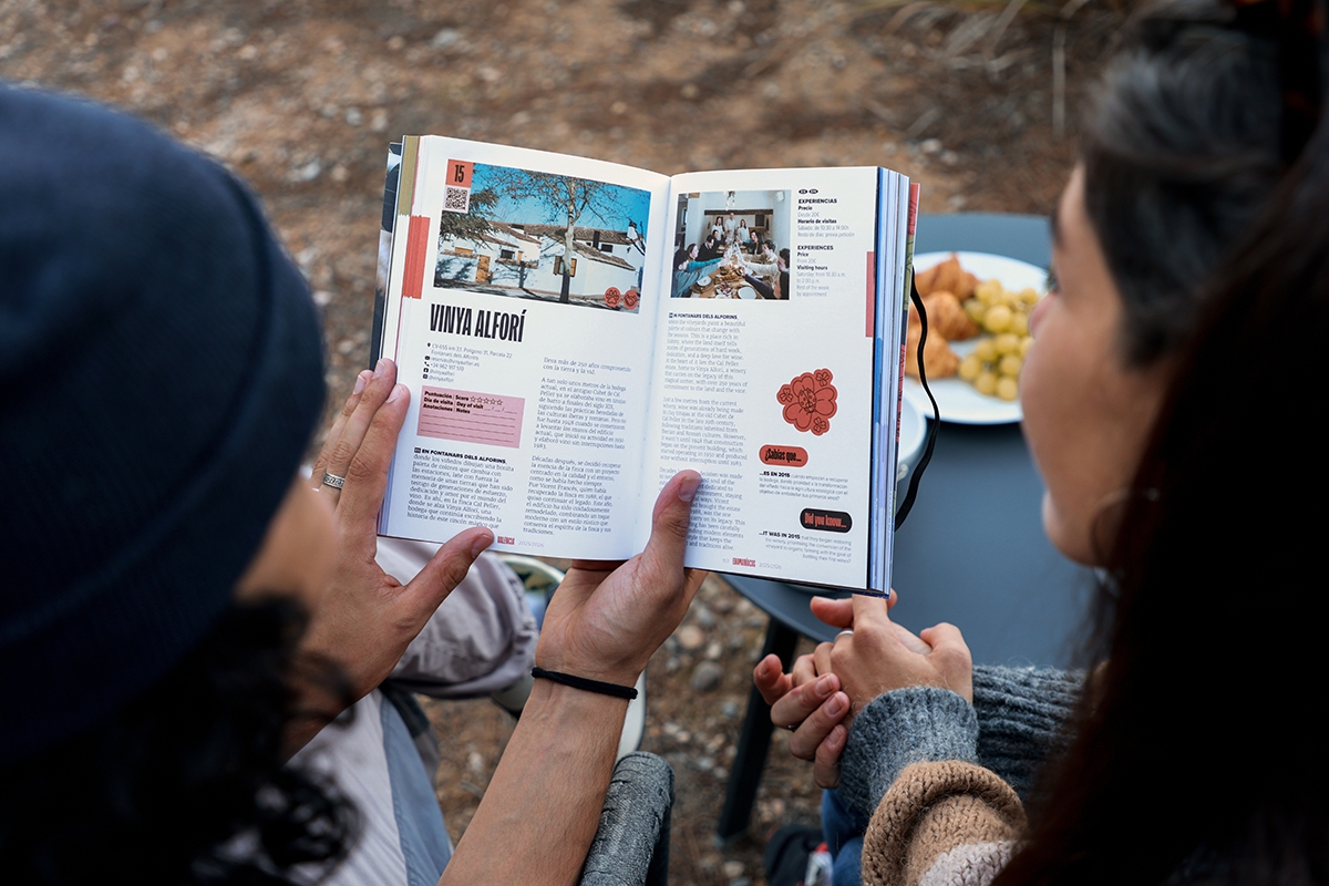 Enomaníacos: la guía que redefine el enoturismo en la Comunitat Valenciana