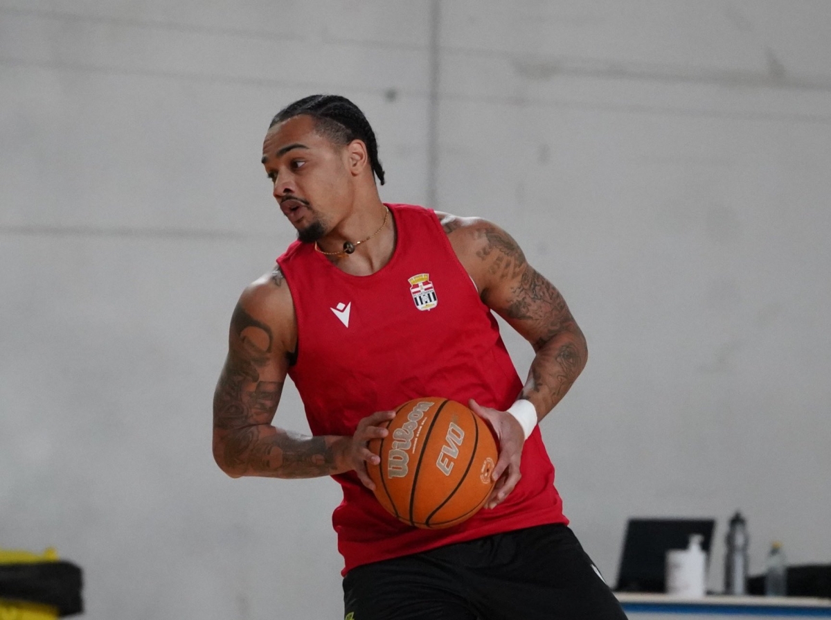 El Caesa Cartagena juega en Mallorca para eludir el faroillo rojo de Primera FEB