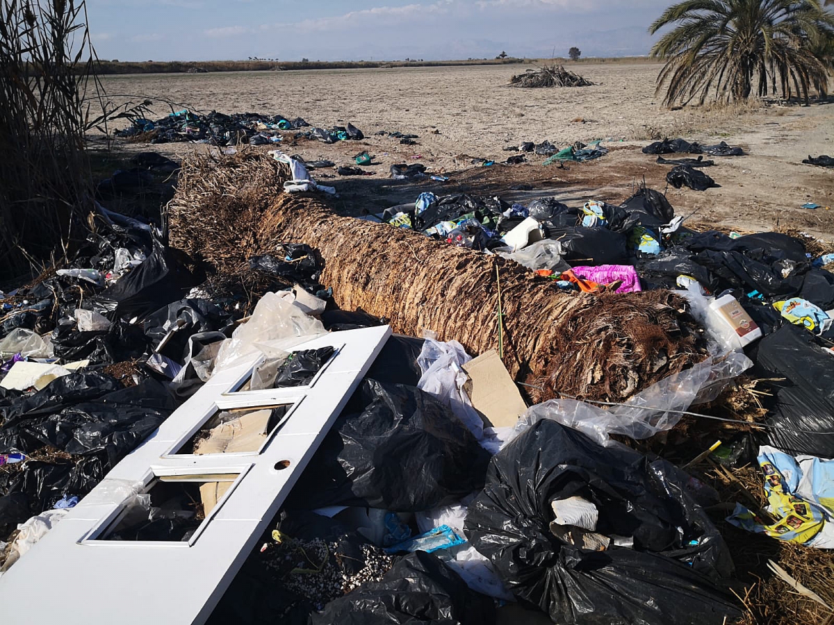 Ahsa vuelve a reclamar a Elche que actúe contra los vertidos en Carrizales