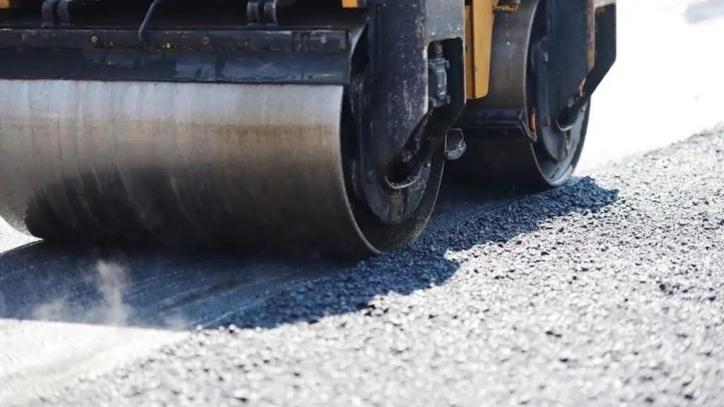 El Campello aborda el asfaltado de las calles afectadas por la renovación de la red de saneamiento