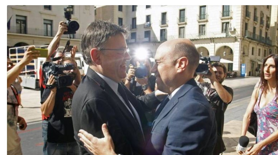 El expresidente de la Generalitat, Ximo Puig, y el exalcalde de Alicante, Gabriel Echávarri. - El expresidente de la Generalitat, Ximo Puig, y el exalcalde de Alicante, Gabriel Echávarri.