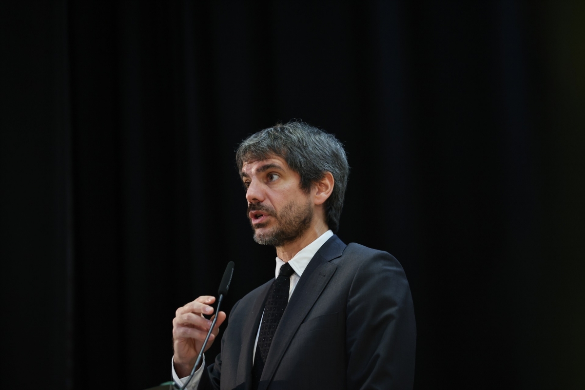 Urtasun urge a una remodelación 