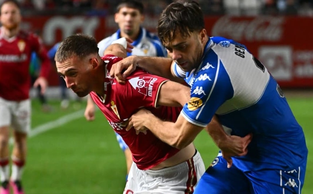 El Murcia pierde por primera vez con Colunga al frente: le falta acierto tras encajar un gol tempranero