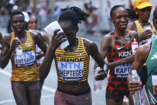 Muere la atleta ugandesa Rebecca Cheptegei tras ser rociada con gasolina y quemada por su novio
