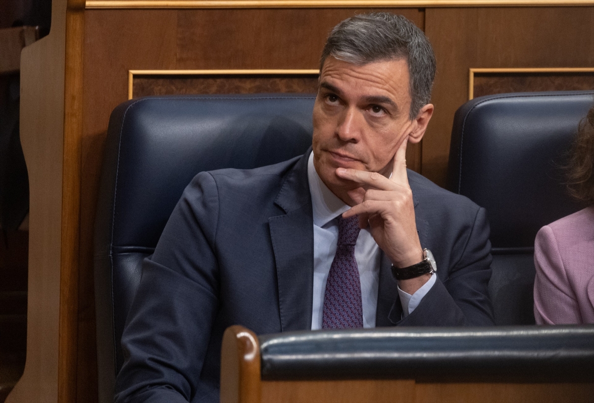 El PP denuncia que Sánchez y 13 ministros 