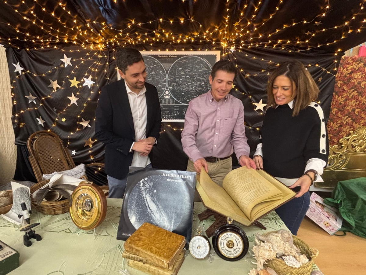 Almassora da la bienvenida a la Navidad con la Casa de los Reyes Magos en el Espai Mercat