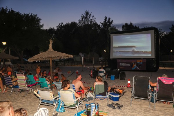 El programa 'Cine en las Playas' de la Diputación congrega a 12.000 espectadores en 43 proyecciones