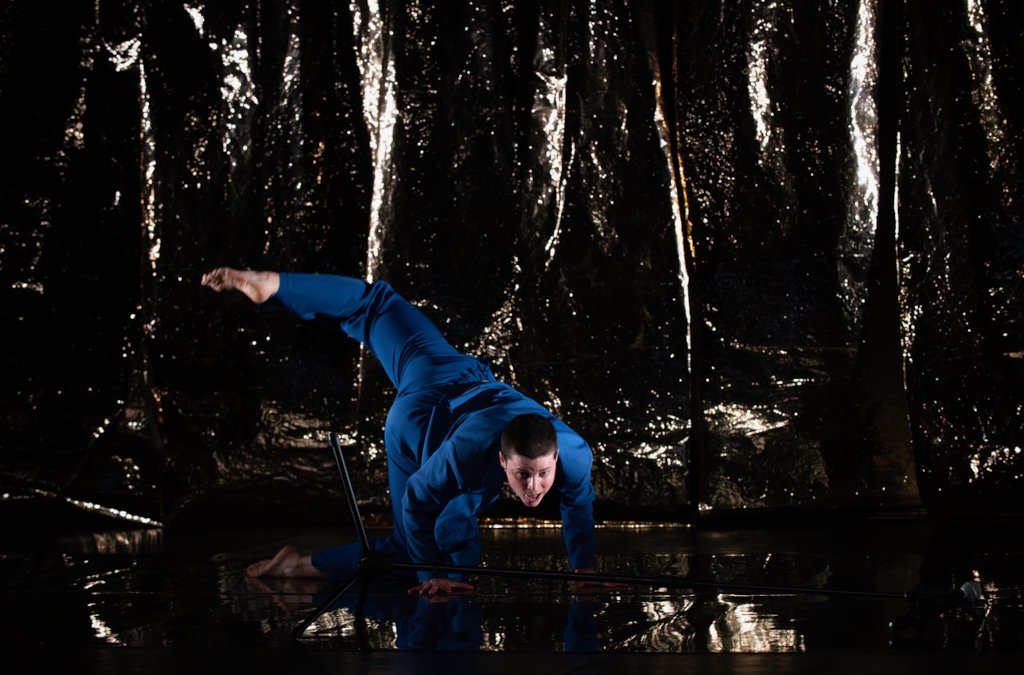 La bailarina murciana Andrea Carrión desnuda su vivencia emocional a través del sexo en 'Wanting'