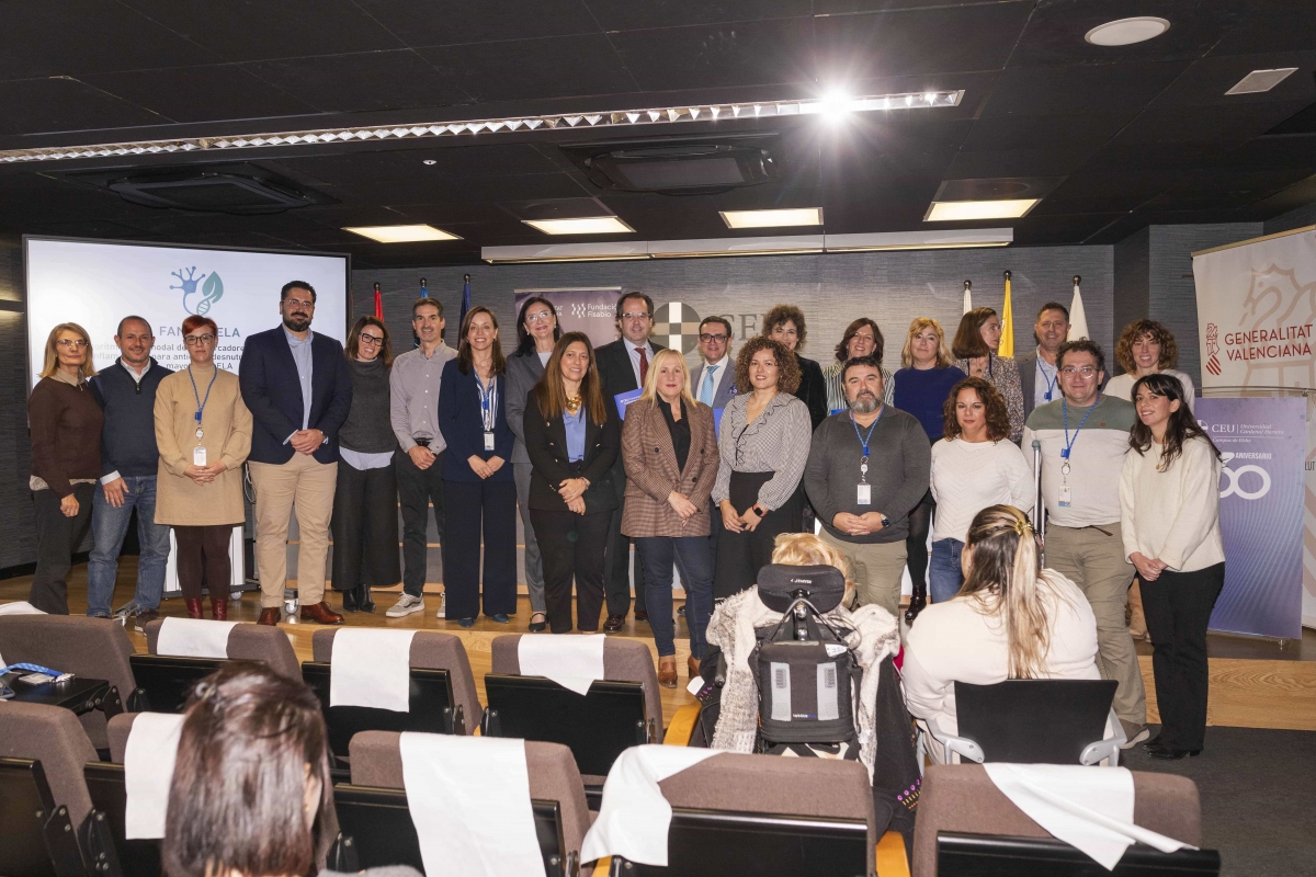 El Hospital General de Elche y el CEU impulsan un proyecto pionero contra la desnutrición en pacientes con ELA
