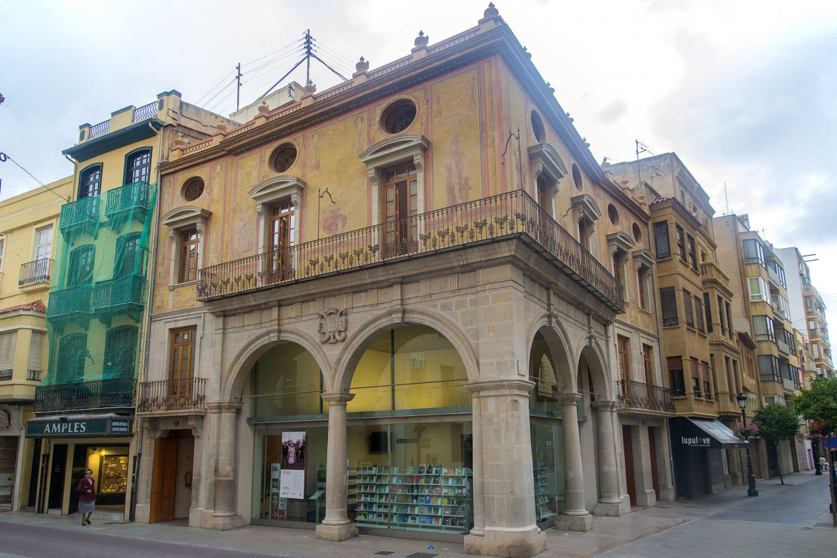 La Llotja del Cànem, ubicada junto a la plaza Mayor de Castelló
