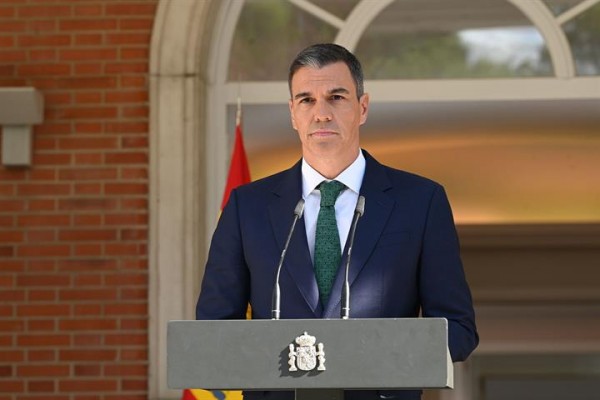 Sánchez reivindica la figura de Escrivá y asegura que será un 