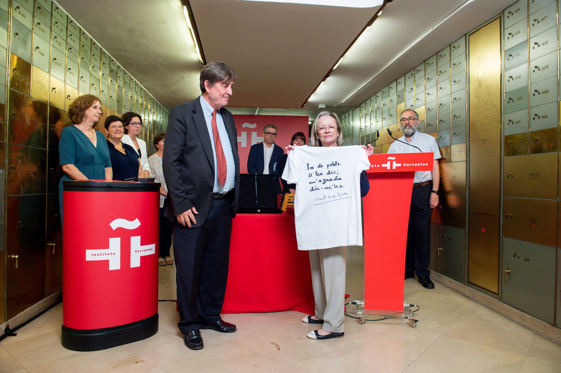 Estellés viu!: cara i creu del seu centenari