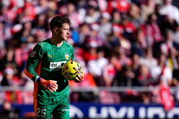 Corberán se queda sin portero de la Copa y debe decidir entre Julen, Rivero o Abril