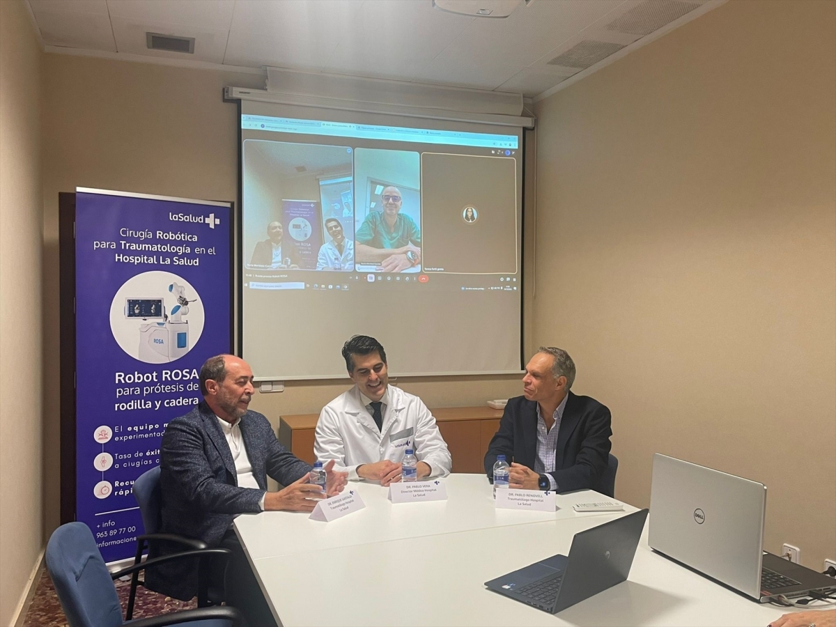 El Hospital La Salud incorpora el robot ROSA con IA para optimizar la precisión de cirugías de rodilla y cadera