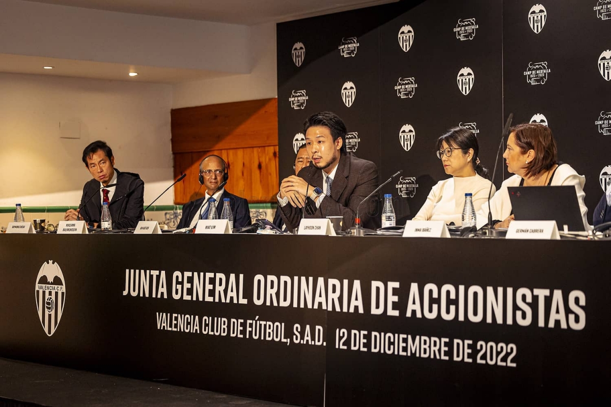 El Valencia presentará un presupuesto de 102 millones en la junta, pendiente de Kiat Lim