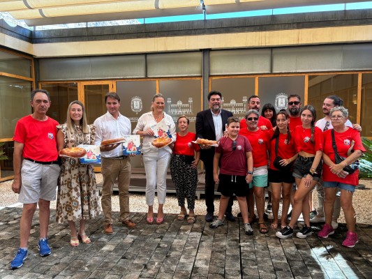 El 'panquemao' y el pregón abren las fiestas del Raval Roig de Alicante