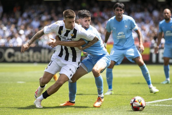 Schreuder podría completar su plantilla con un central: Pepe Sánchez, a prueba con el Castellón