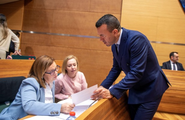 Mompó formaliza la prórroga del presupuesto de la Diputación al no alcanzar ningún acuerdo con la oposición