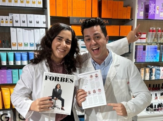 Pérez Farmacéuticos, el proyecto de divulgación sanitaria de Benidorm reconocido por Forbes 
