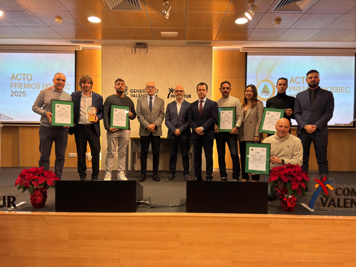 Foto con algunos de los premiados. - Foto con algunos de los premiados.